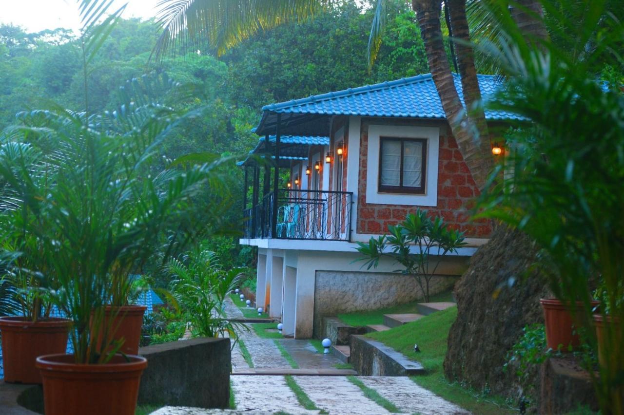 Atmani Waterfront Resort Cola エクステリア 写真