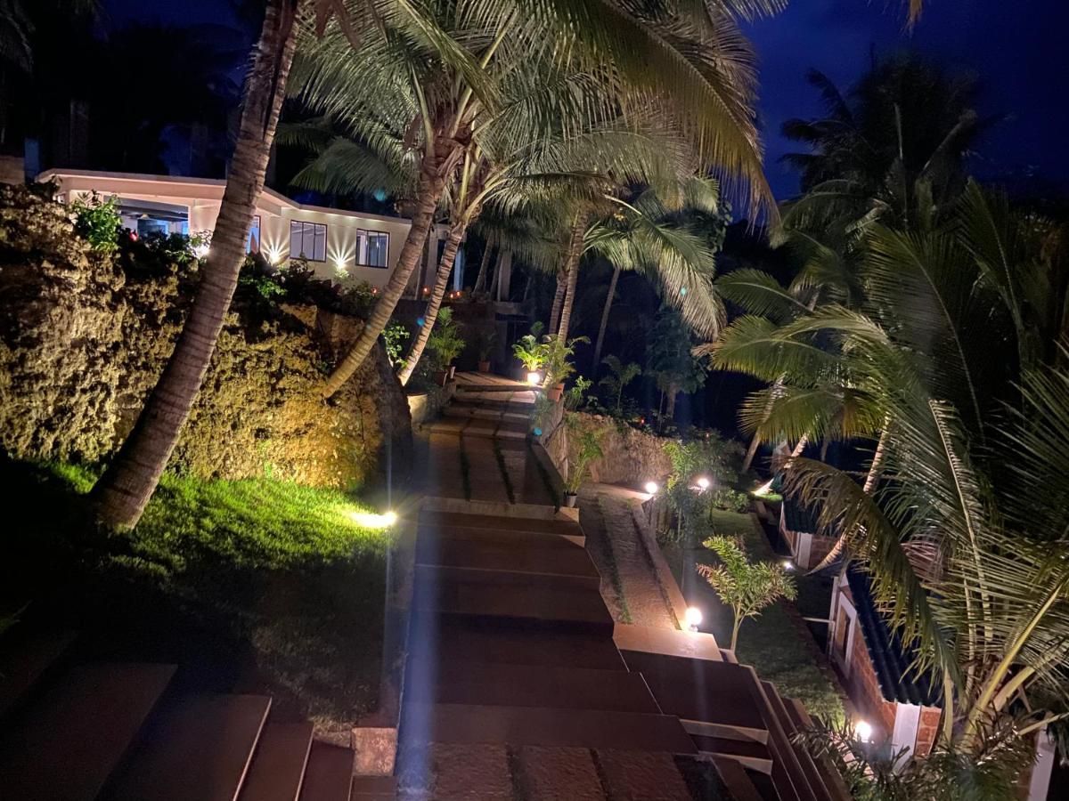 Atmani Waterfront Resort Cola エクステリア 写真