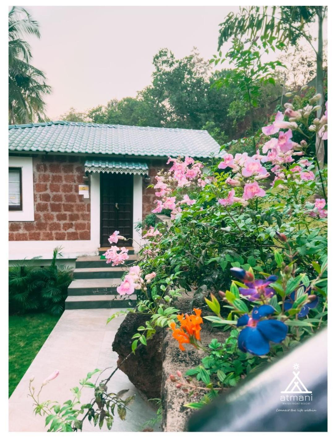 Atmani Waterfront Resort Cola エクステリア 写真